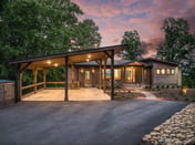 Berry Refined - Luxury, views, hot tub, spacious