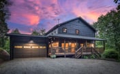Cozy Connect - View, hot tub, game room, fire pit