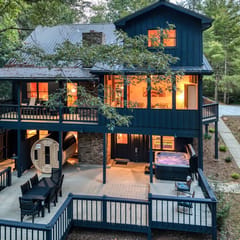 Cheeto’s Playhaus-sauna-hot tub-games-pet friendly