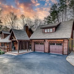 Timber Breeze - game room, hot tub, pets, firepit