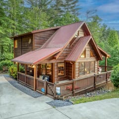 Waldhaus- Great Deal!  View, Pet Friendly, Hot Tub