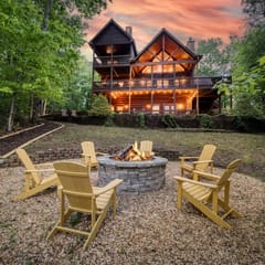Western Sky - Lovely view, hot tub, fire pit, pets