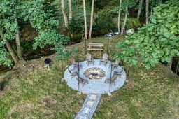 Stone Creek Cottage: Creek, Hot Tub, Fire Pit