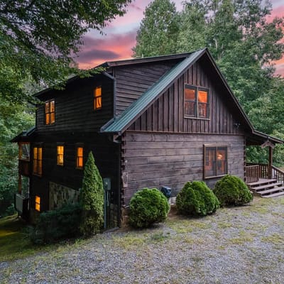 The Bucking Bison-Pets, private, hot tub, gameroom