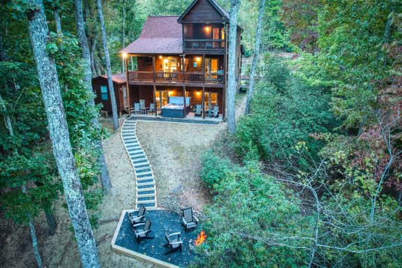 Emberwood Escape - pets, fire pit, hot tub, games - Image 1