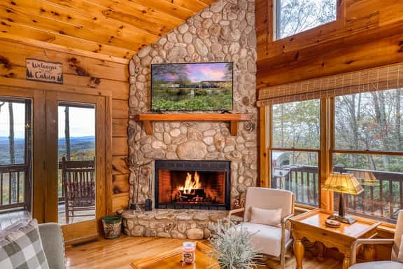 Nature's Whisper- View, hot tub, fire pit, private - Image 1