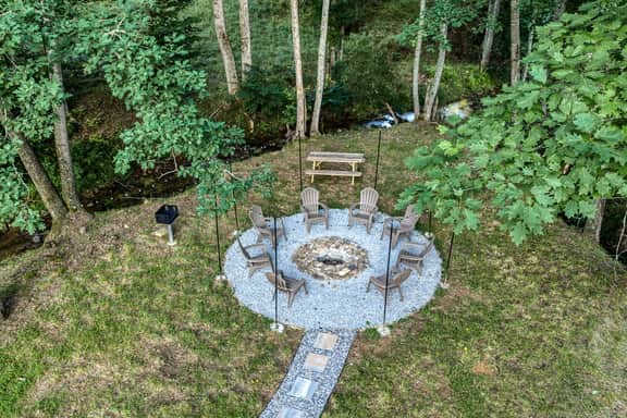 Stone Creek Cottage: Creek, Hot Tub, Fire Pit