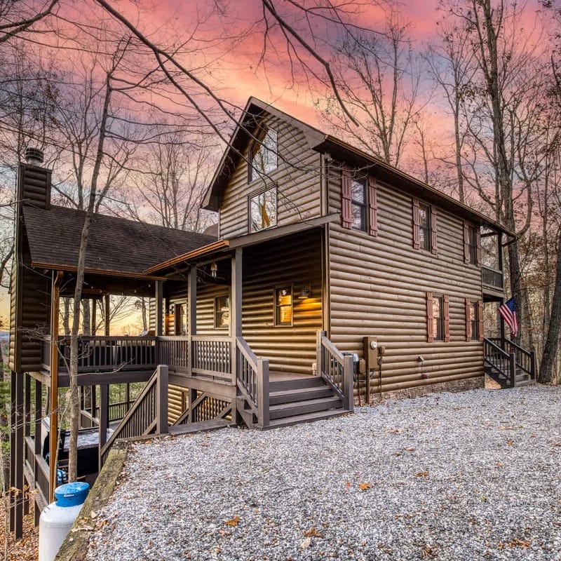 The Looking Glass - pets-view-fireplaces-hot tub